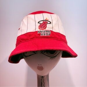 Mitchell & Ness Miami Heat NBA Bucket Hat Red & White